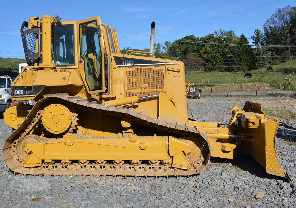 Бульдозер CAT D6N